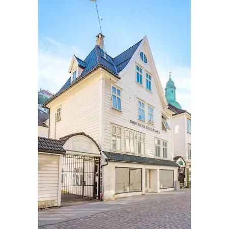Private Double Next To Fish Market Lejlighed